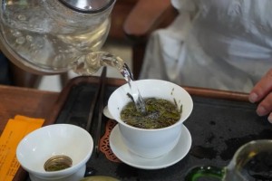 今日教程“丽水茶苑双扣辅助工具”爆光开挂猫腻
