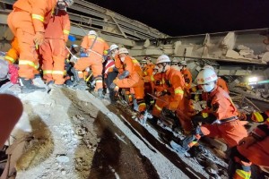 31省区市新增本土确诊163例-31省区市新增本土确诊69例