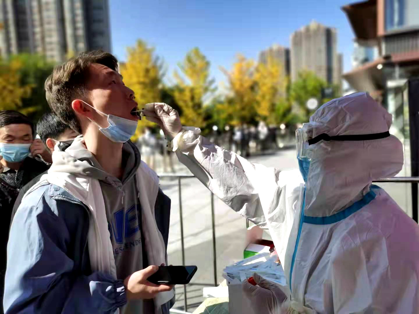西安确诊.西安确诊超一半是在核酸检测过程中被感染为谣言-第3张图片