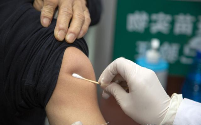 「张文宏:第二波感染高峰在5月至6月」〃张文宏说第二波疫情-第2张图片