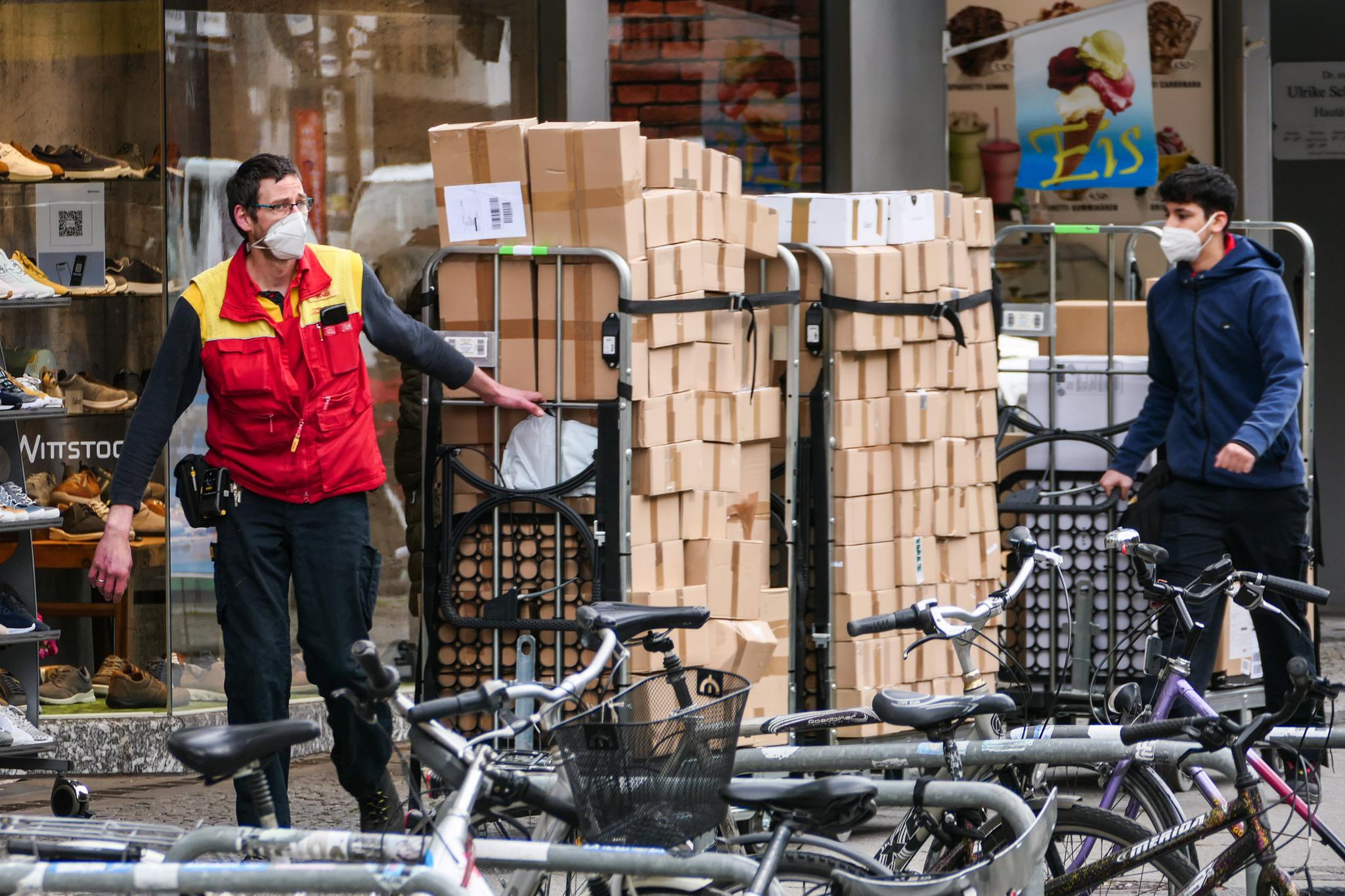 美国新冠肺炎确诊超241万,美国新冠肺炎确诊超241万例-第3张图片